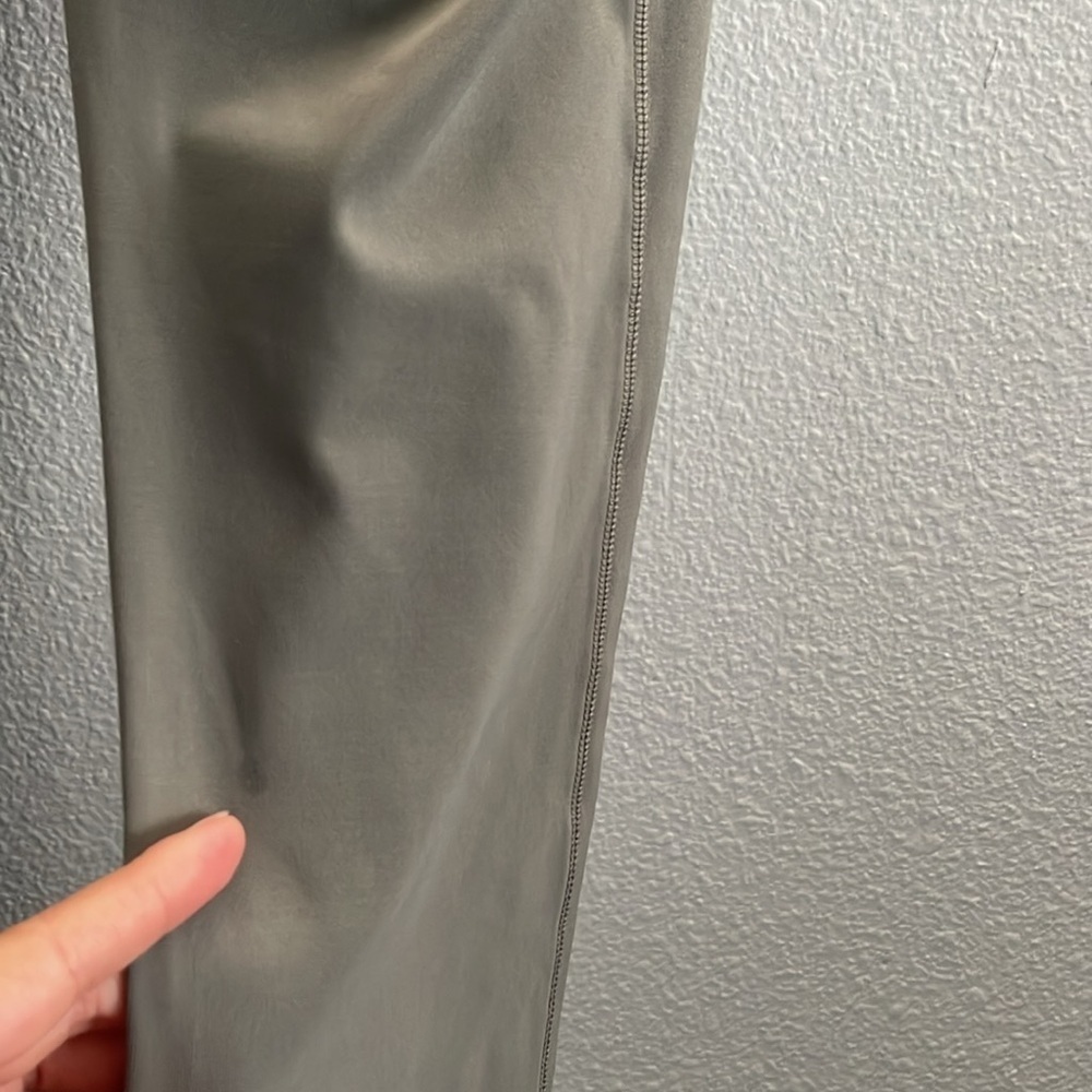 Lululemon Speed Up Mid Rise Legging Size 8 - Picture 10 of 10